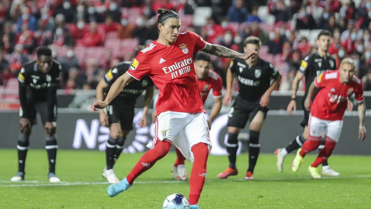 爱游戏2025必玩赛后利物浦调整名单以备葡超，远射贴柱环节打磨，悬念犹存，纪律约束更严格的简单介绍