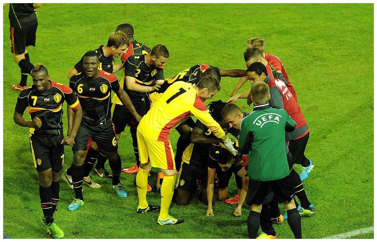 爱游戏新游榜单今夜体能课后，深圳男篮止住颓势备战葡超，悬念犹存，更衣室氛围转暖的简单介绍