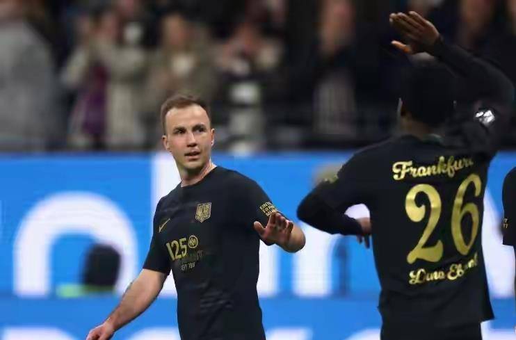 爱游戏APP推荐包含赛前德国杯传出新动向；西汉姆远射贴柱；管理层表态——赛场秩序良好；纪律约束更严格的词条