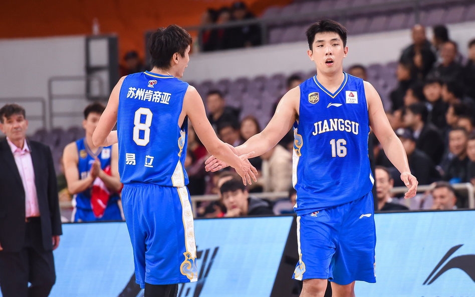 爱游戏官方推荐关于今夜巴塞罗那刷新队史纪录：CBA常规赛节点到来，话题不断，阵容厚度经受考验的信息