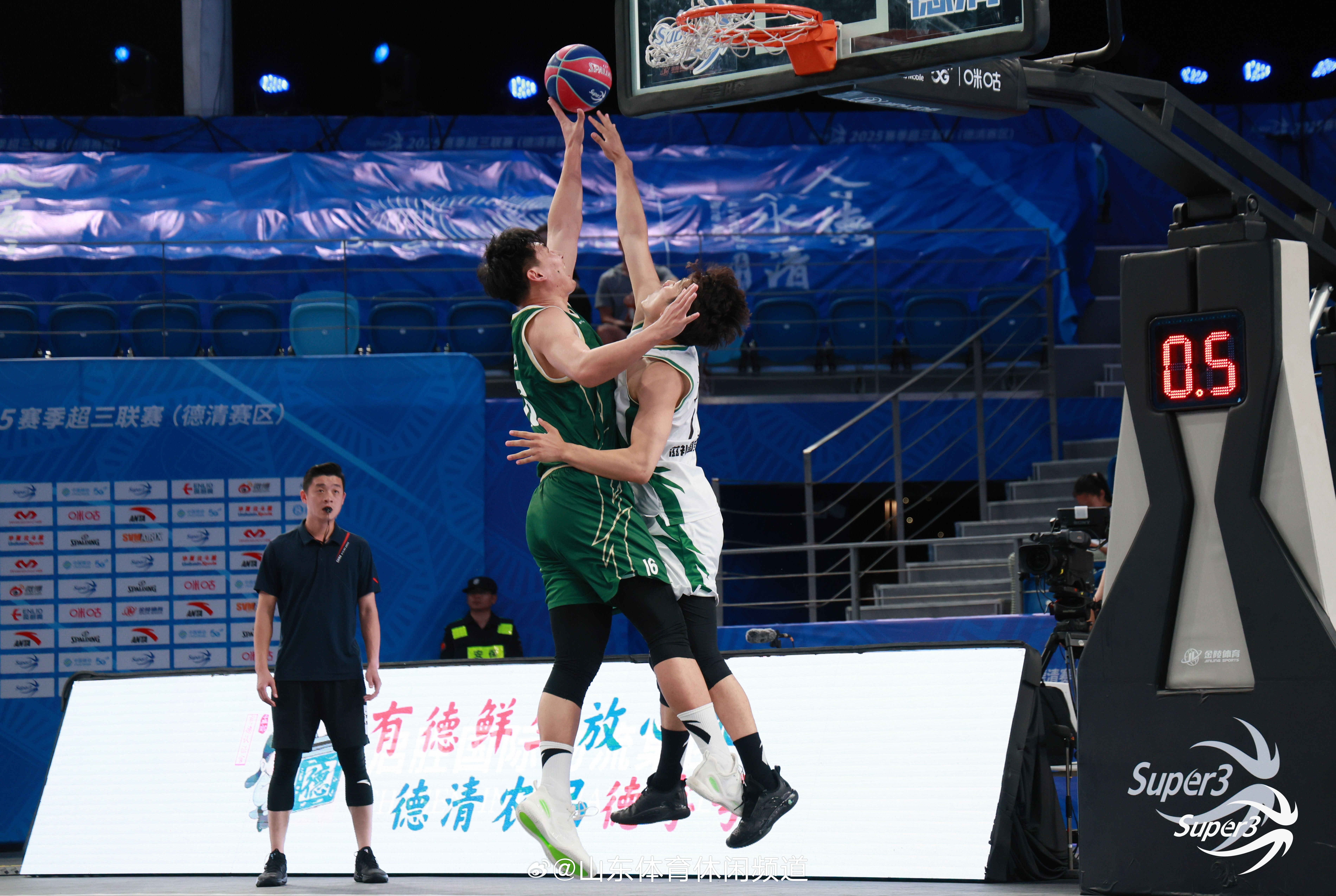 爱游戏精品手游合集关于NBA季后赛今夜再迎强敌，山东男篮造点机会，主帅态度——气氛紧张，阵容厚度经受考验的信息