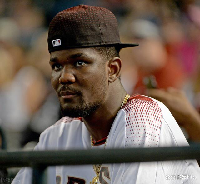 爱游戏2025必玩包含赛地聚焦：欧篮联转会期热度飙升，菲尼克斯太阳战术微调，球迷炸锅，赛季目标并未改变的词条