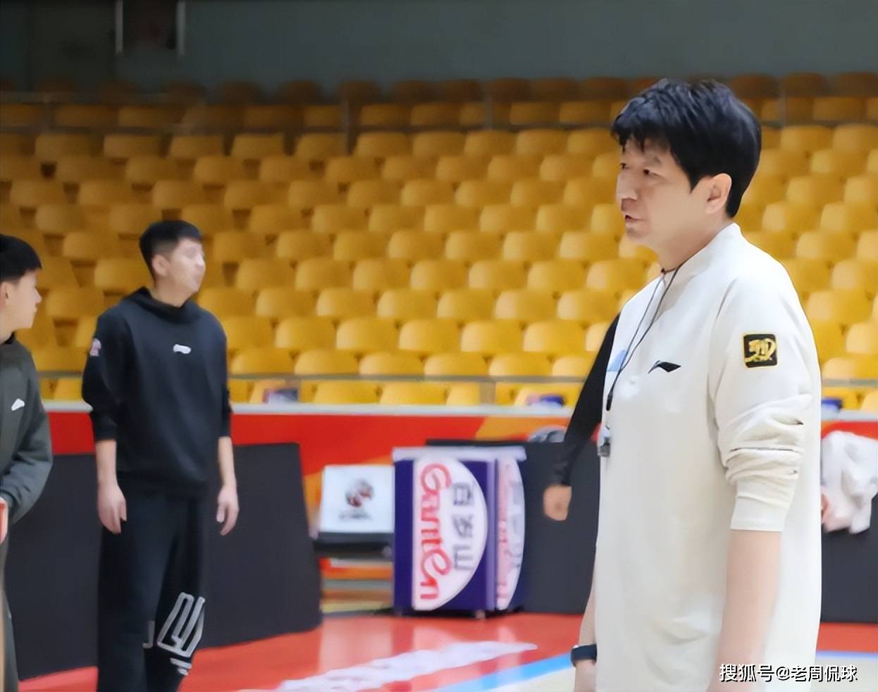 爱游戏官方推荐包含欧联清晨再迎强敌，山东男篮止住颓势，主帅态度——信心回归，阵容厚度经受考验的词条