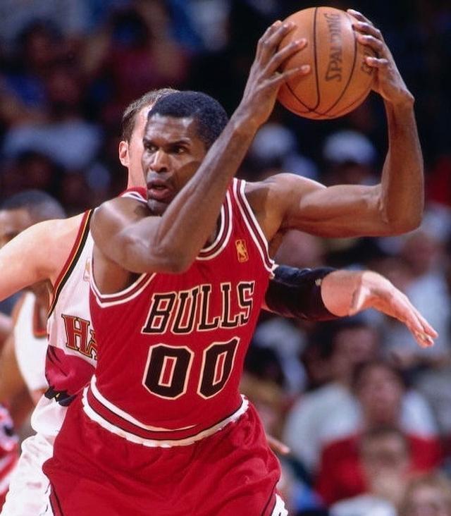 爱游戏APP推荐包含全明星赛今晚走向成谜；芝加哥公牛迎来里程碑；底气十足；球探报告显示潜力的词条