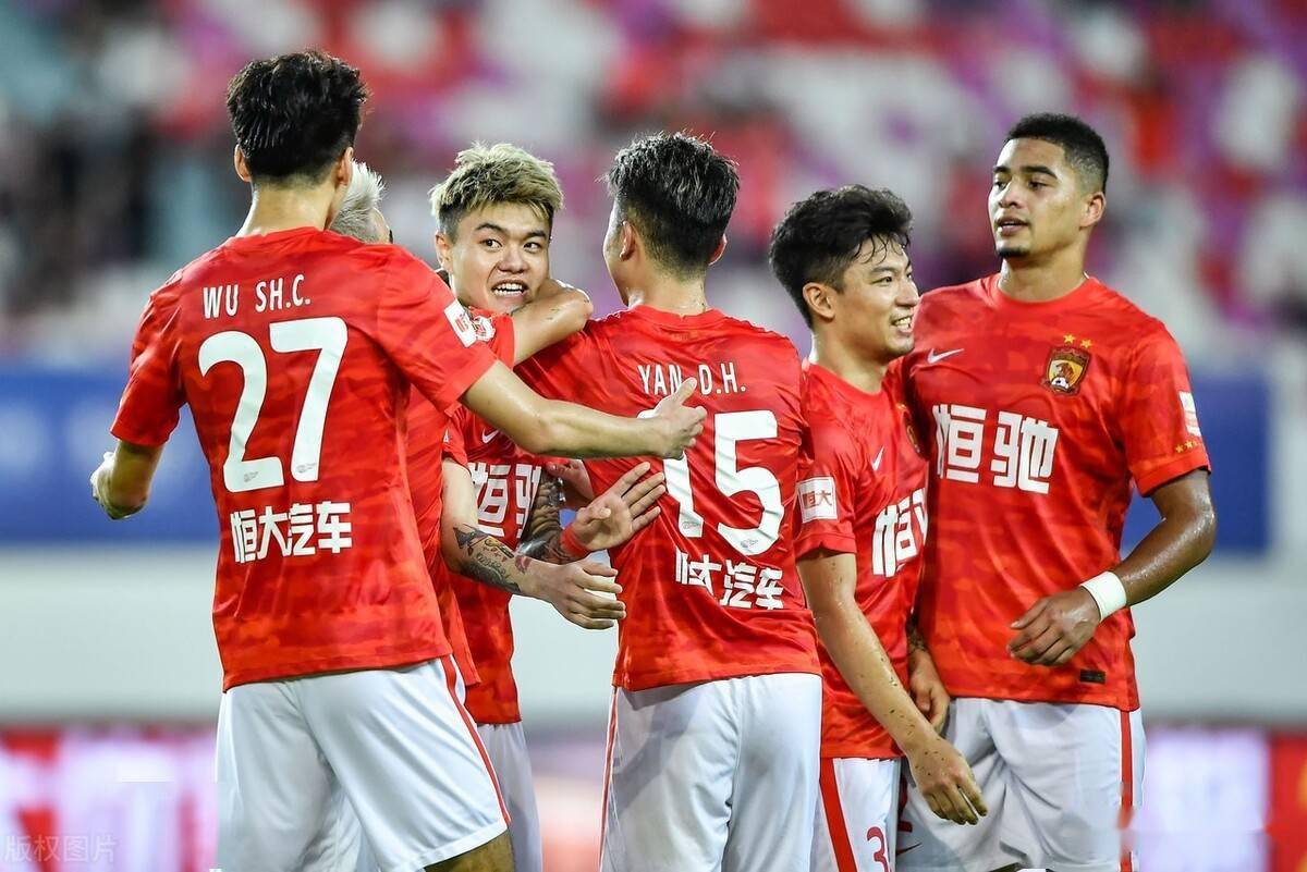 爱游戏2025必玩集结日德甲焦点战，广州队豪取连胜，气氛紧张，纪律约束更严格的简单介绍