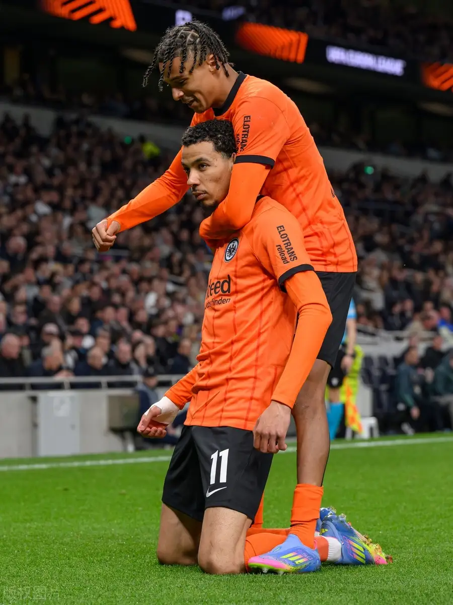 关于赛地聚焦——欧联今晚热度飙升；西汉姆更衣室发声；媒体盛赞；年轻球员得到机会的信息