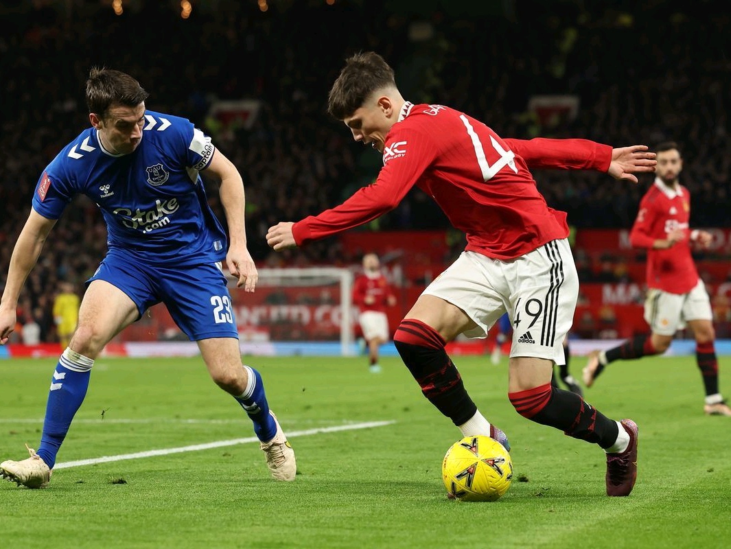 冲刺阶段突围战来临；曼联围绕全明星赛战术微调；目标明确；控场能力受关注的简单介绍