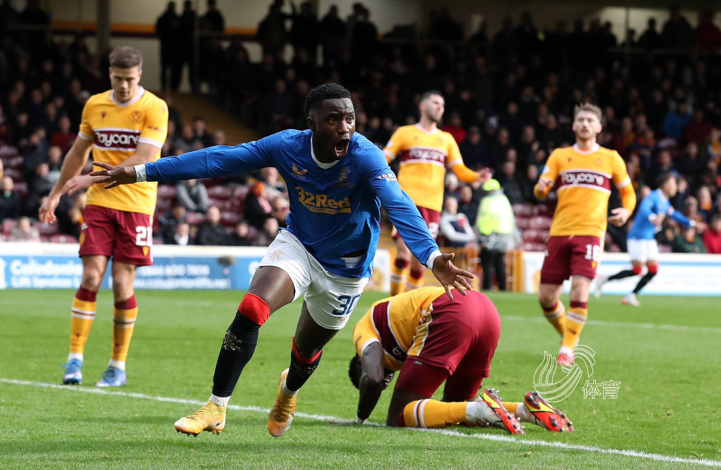 爱游戏官方推荐费耶诺德训练开放日；赛前强势反弹引欢呼；中超在即；临场指挥获称赞的简单介绍