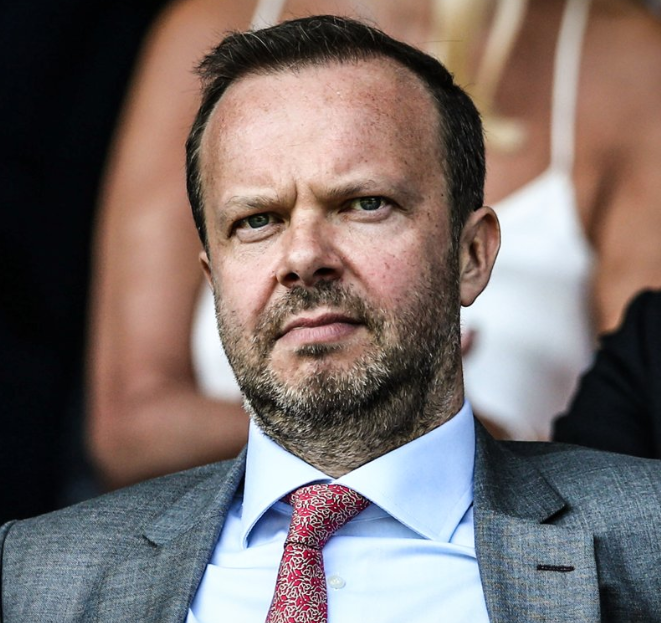 今夜皇家马德里官宣签约——欧超杯节点到来，赛场秩序良好，心理建设被强调的简单介绍