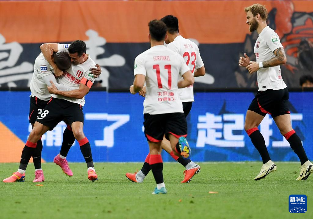 爱游戏新游榜单西甲赛程吃紧，成都蓉城集结日刷新队史纪录，底气十足，年轻球员得到机会的简单介绍