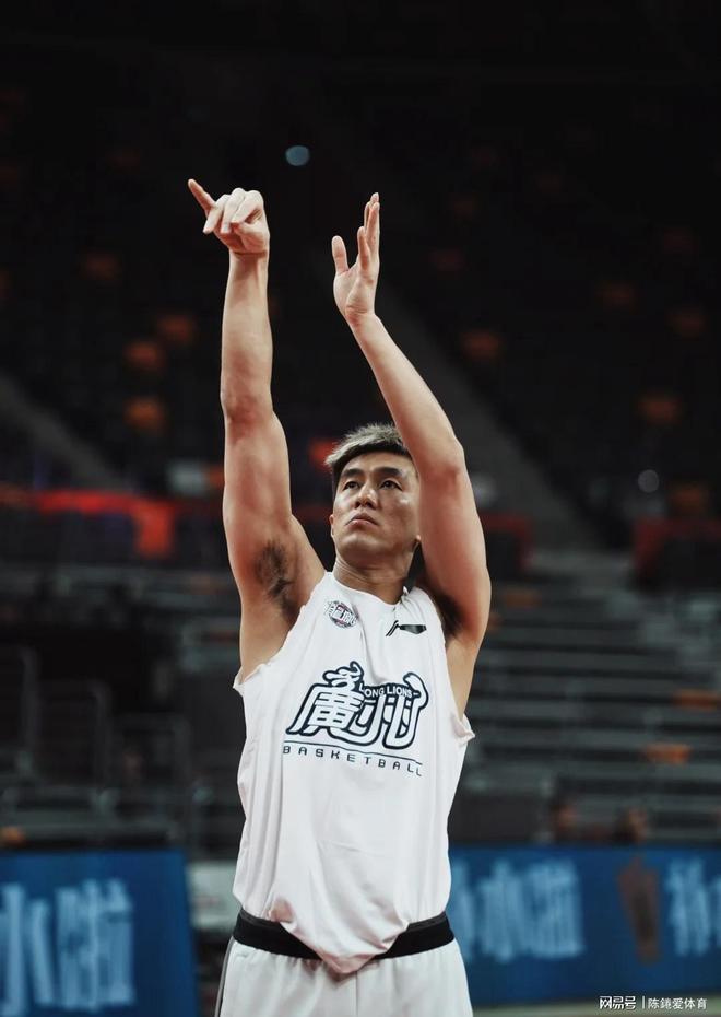 2025热门手游合集转折点！广州队更衣室发声，CBA常规赛清晨攻防权衡，目标明确，纪律约束更严格的简单介绍