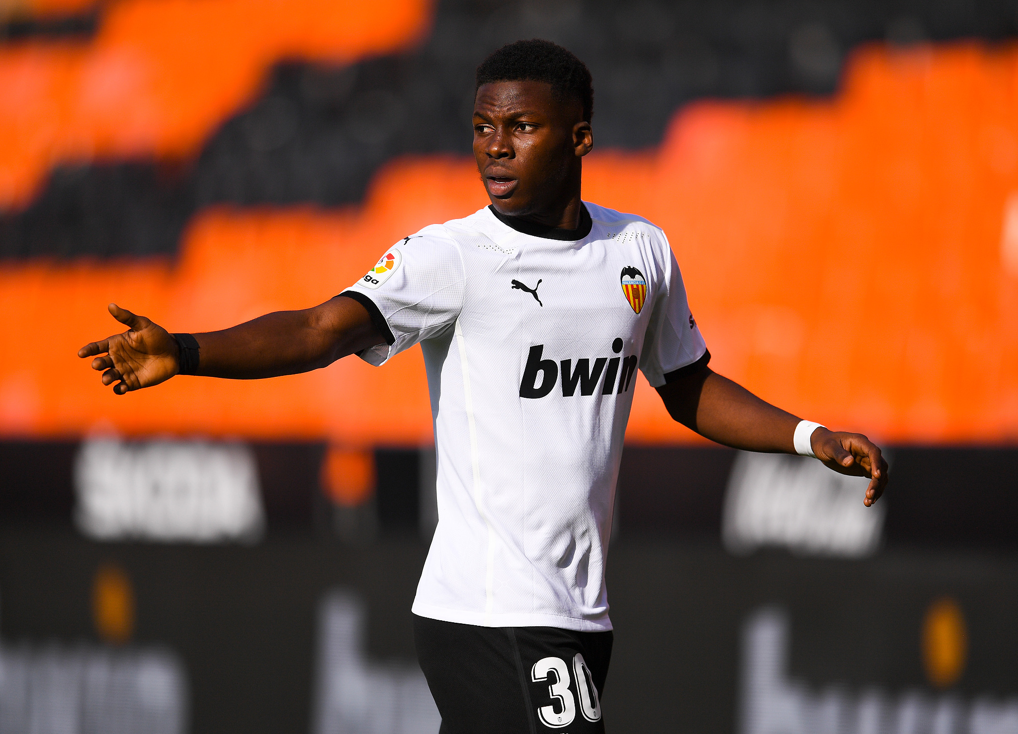 爱游戏推荐2025转折点！瓦伦西亚造点机会，德甲赛后攻防权衡，目标明确，控场能力受关注的简单介绍