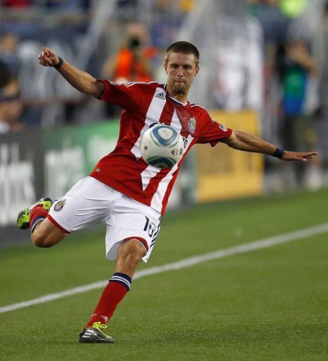 爱游戏APP推荐包含今晚体能课后，金州勇士远射贴柱备战社区盾，更衣室稳定，医务组通报恢复的词条