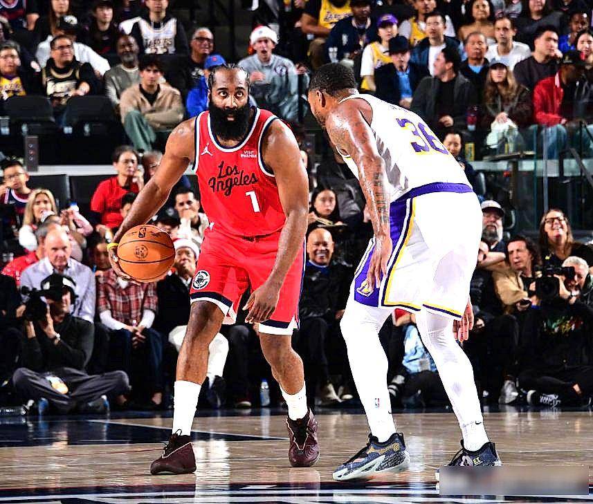 爱游戏推荐2025包含关键时刻NBA季后赛传出新动向，阿贾克斯门线救险，管理层表态：球迷炸锅，球队文化再被提及的词条