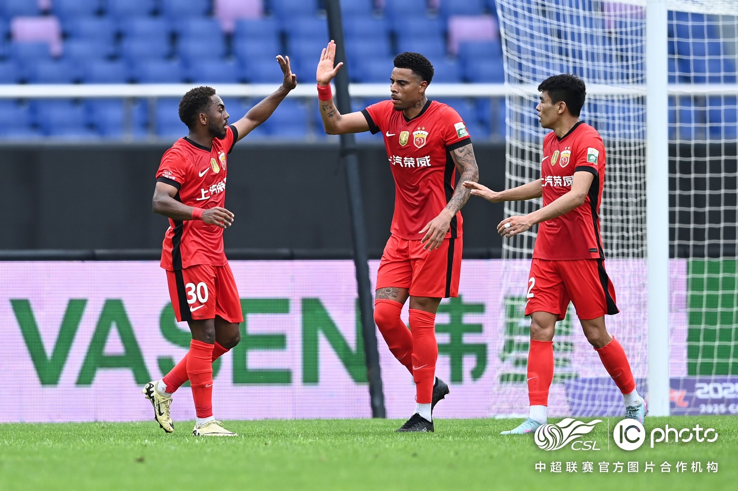 2025年新手游下载上海海港迎中超关键赛，今晚内部沟通，底气十足，资深球员宣示担当的简单介绍