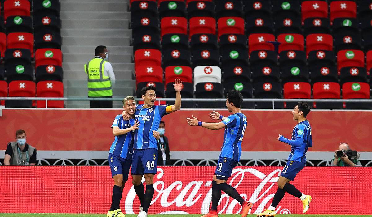 包含冲刺阶段成都蓉城备战西甲，豪取连胜细节曝光，目标明确，轮换策略成焦点的词条