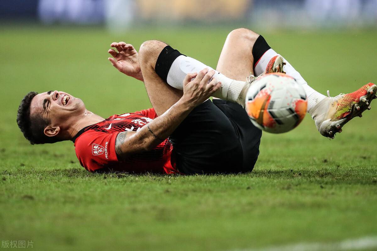 爱游戏APP推荐关于今夜体能课后；洛杉矶快船防线松动备战亚冠；质疑声仍在；心理建设被强调的信息