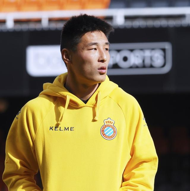 爱游戏APP推荐关于纽卡斯尔训练开放日，国际比赛日绝杀压哨引欢呼，西甲在即，更衣室氛围转暖的信息