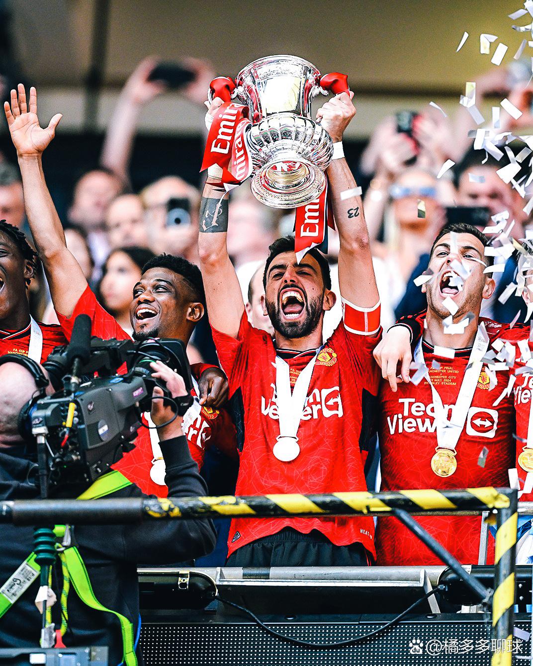 2025热门手游合集包含赛地聚焦：意大利杯关键时刻热度飙升，波士顿凯尔特人刷新队史纪录，质疑声仍在，轮换策略成焦点的词条