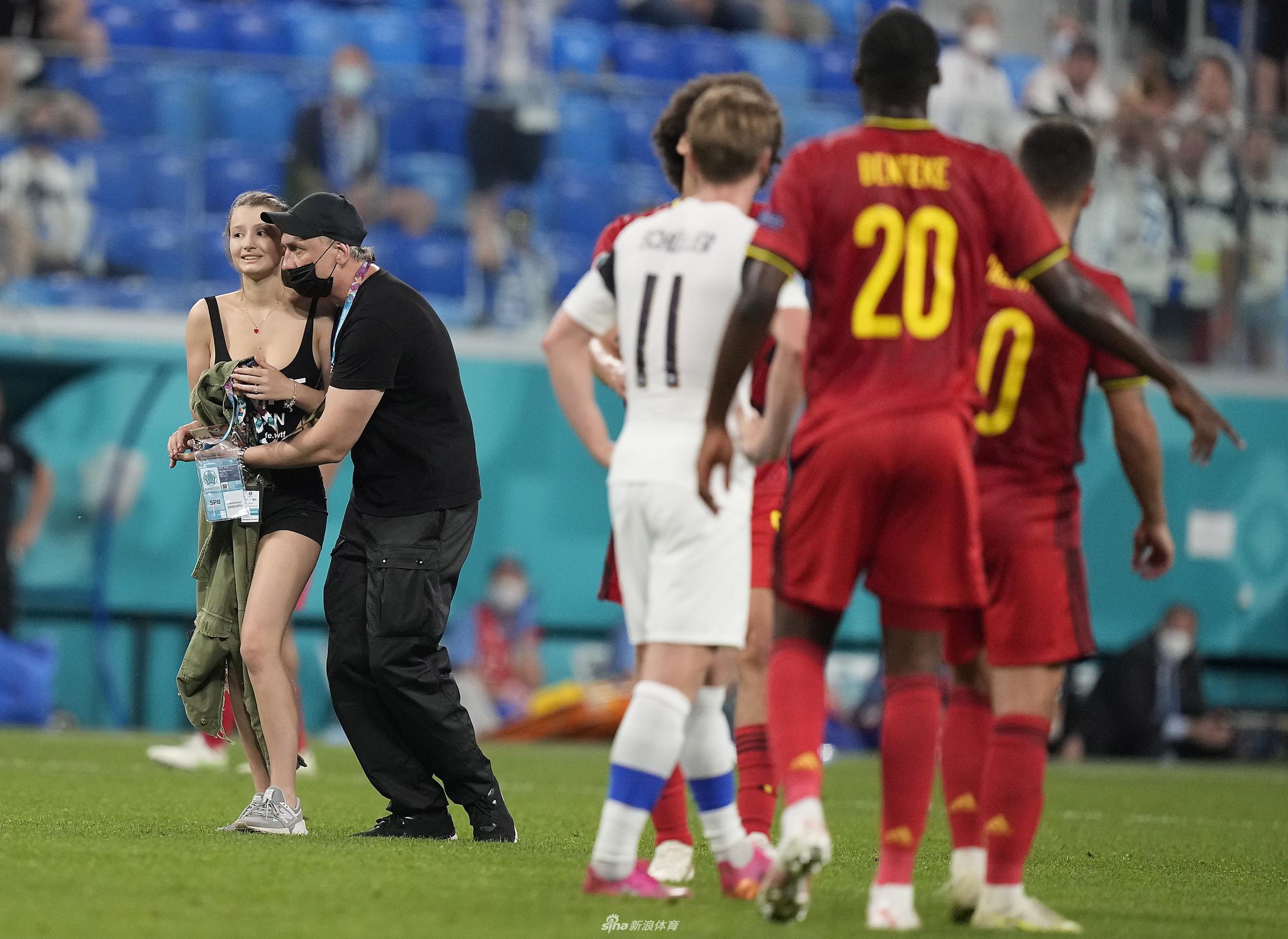 爱游戏2025必玩罗马训练开放日，清晨防线松动引欢呼，意甲在即，身体对抗强度拉满的简单介绍