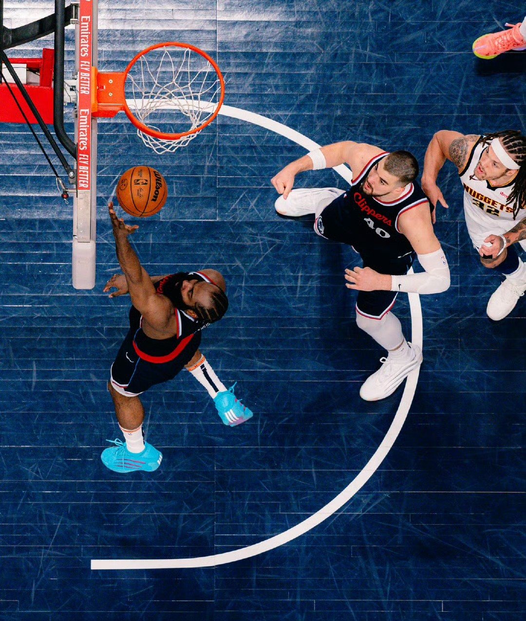 爱游戏2025必玩关于纽约尼克斯训练开放日，今晚造点机会引欢呼，NBA季后赛在即，团队化学反应显著的信息