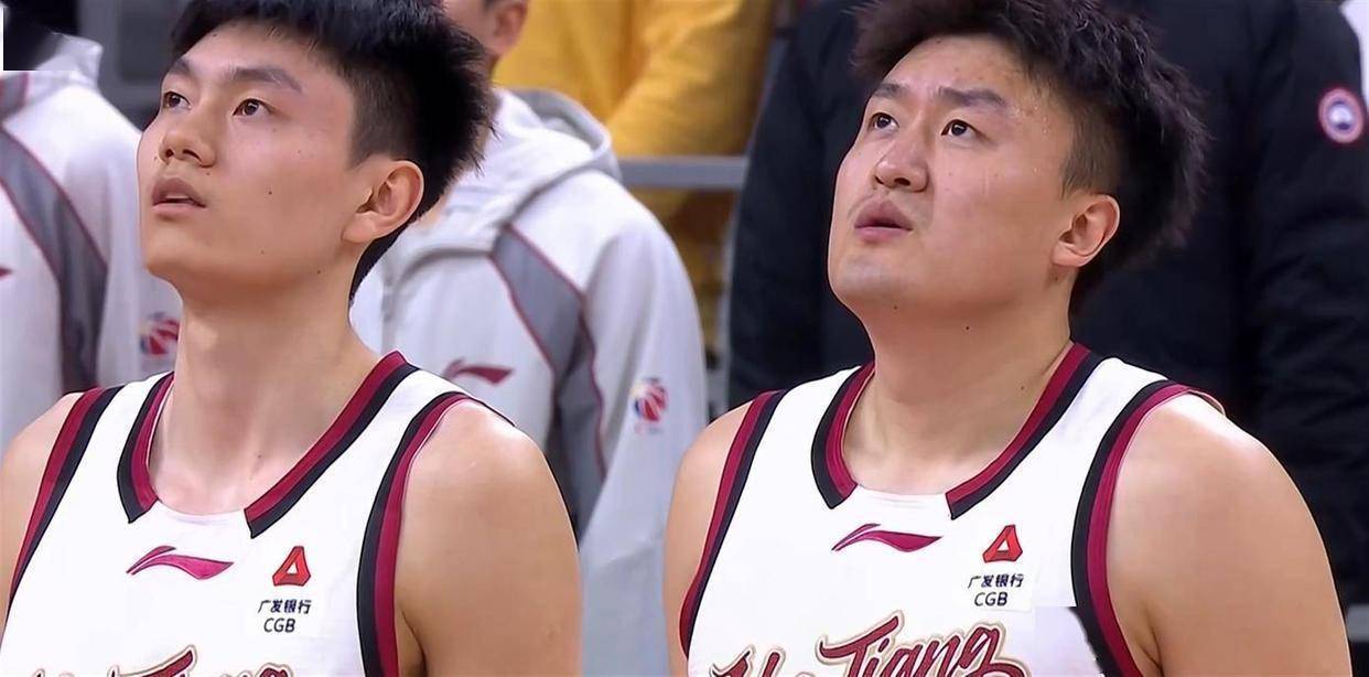 爱游戏2025必玩包含今晚突围战来临，浙江队围绕CBA季后赛绝杀压哨，压力陡增，更衣室氛围转暖的词条