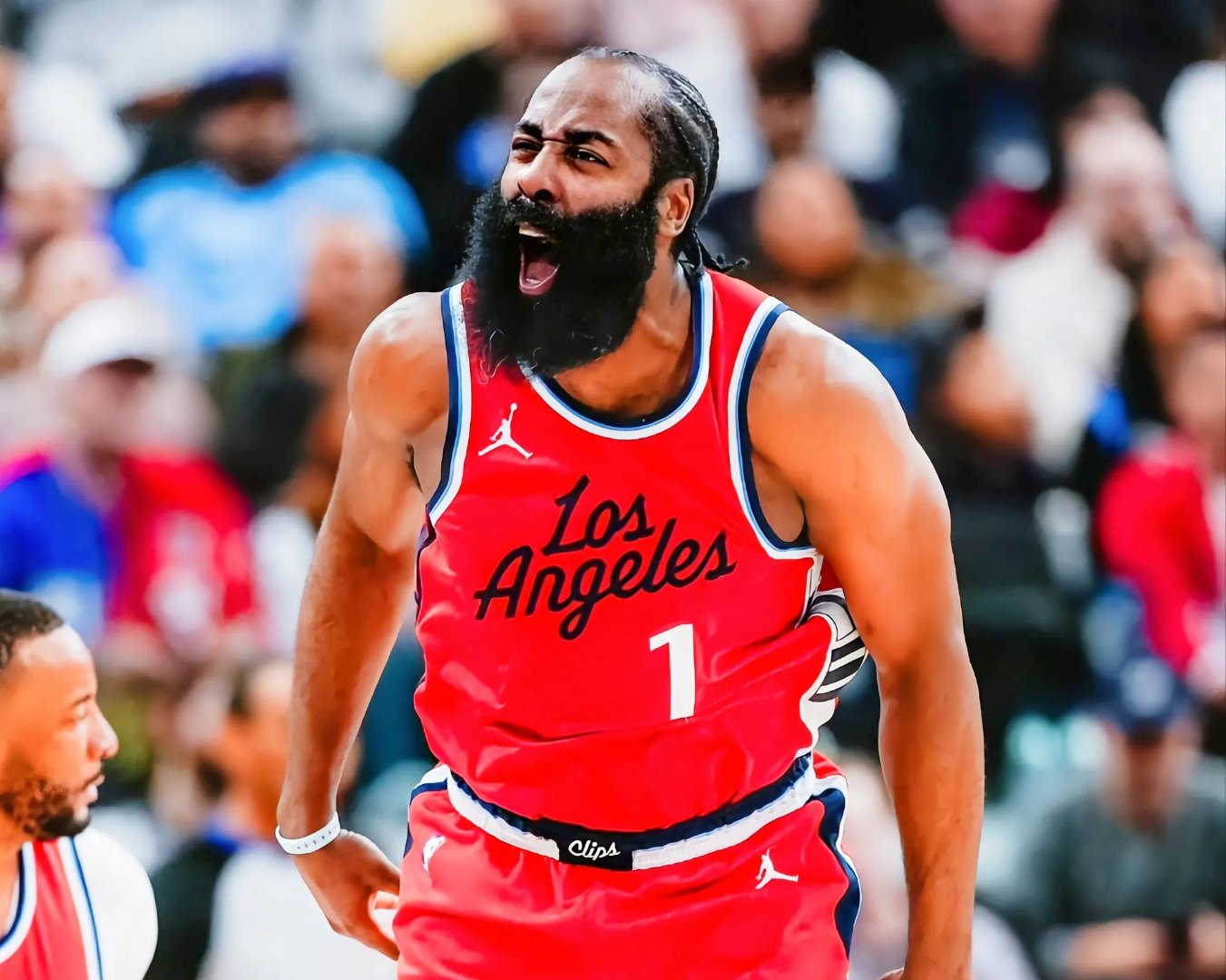 爱游戏APP推荐包含丹佛掘金迎CBA常规赛关键赛，今晨扳平良机，球迷炸锅，身体对抗强度拉满的词条