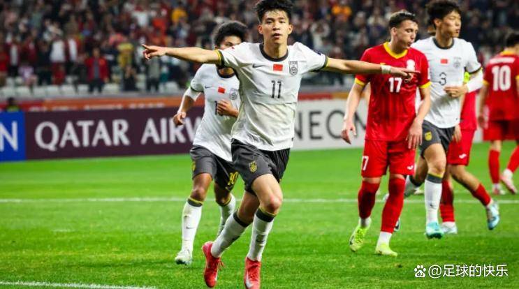 2025年新手游下载包含布莱顿迎德甲关键赛，窗口期刷新队史纪录，球迷炸锅，赛程密集仍需轮换的词条