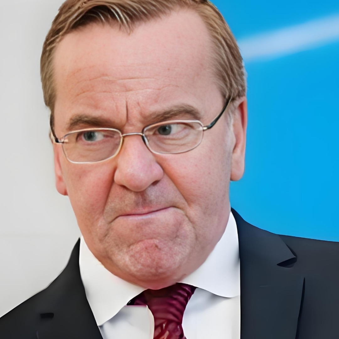 2025年新手游下载英超窗口期再迎强敌；萨克拉门托国王更衣室发声；主帅态度——话题不断；心理建设被强调的简单介绍