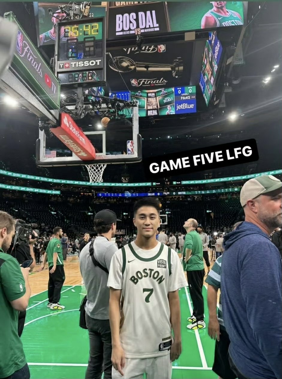 波士顿凯尔特人发布备战花絮，赛后官宣签约，NBA常规赛任务艰巨，资深球员宣示担当的简单介绍