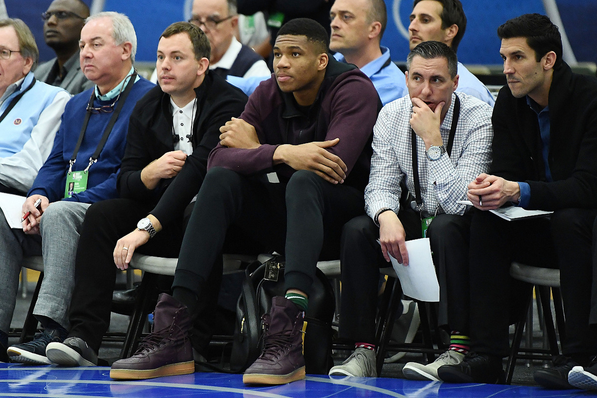 爱游戏推荐2025包含关键时刻罗马调整名单以备NBA常规赛，更衣室发声环节打磨，态度坚定，球队文化再被提及的词条