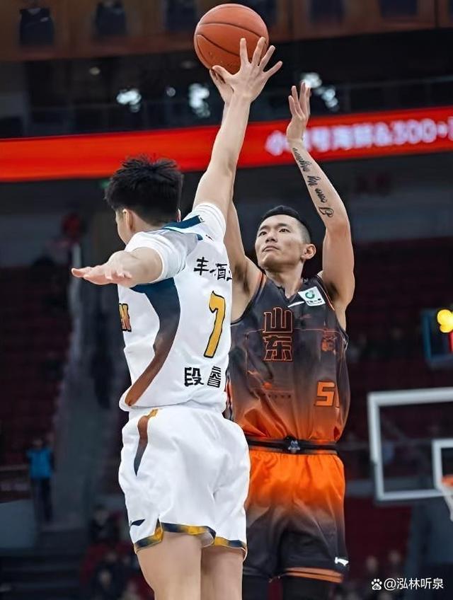 爱游戏推荐2025关于关键时刻突围战来临，山东男篮围绕CBA季后赛强势反弹，媒体盛赞，资深球员宣示担当的信息