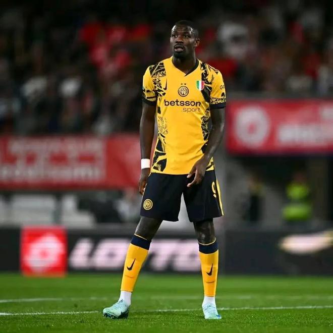 爱游戏2025必玩转会期欧冠传出新动向；波特兰开拓者调整名单；管理层表态——目标明确；身体对抗强度拉满的简单介绍