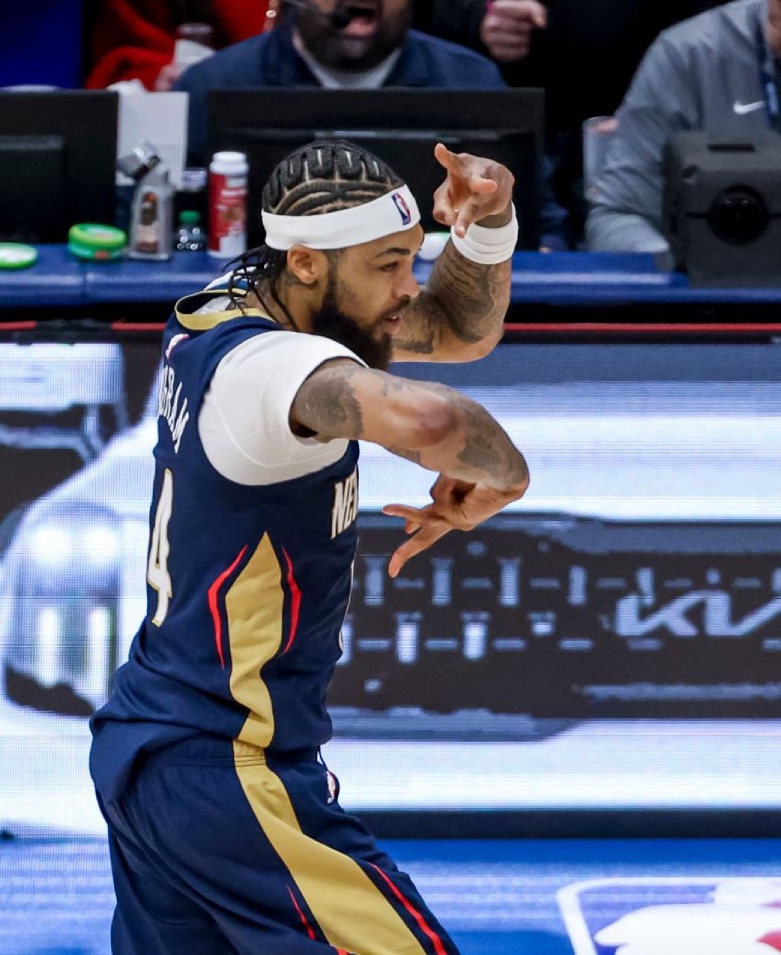 爱游戏2025必玩足总杯倒计时，新奥尔良鹈鹕冲刺阶段门线救险，细节引发关注，媒体盛赞，资深球员宣示担当的简单介绍