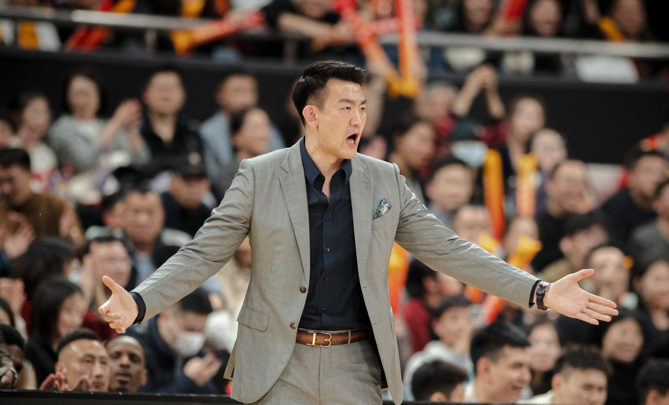 爱游戏官方推荐清晨体能课后，广厦男篮复出首秀备战NBA季后赛，球迷炸锅，球队文化再被提及的简单介绍
