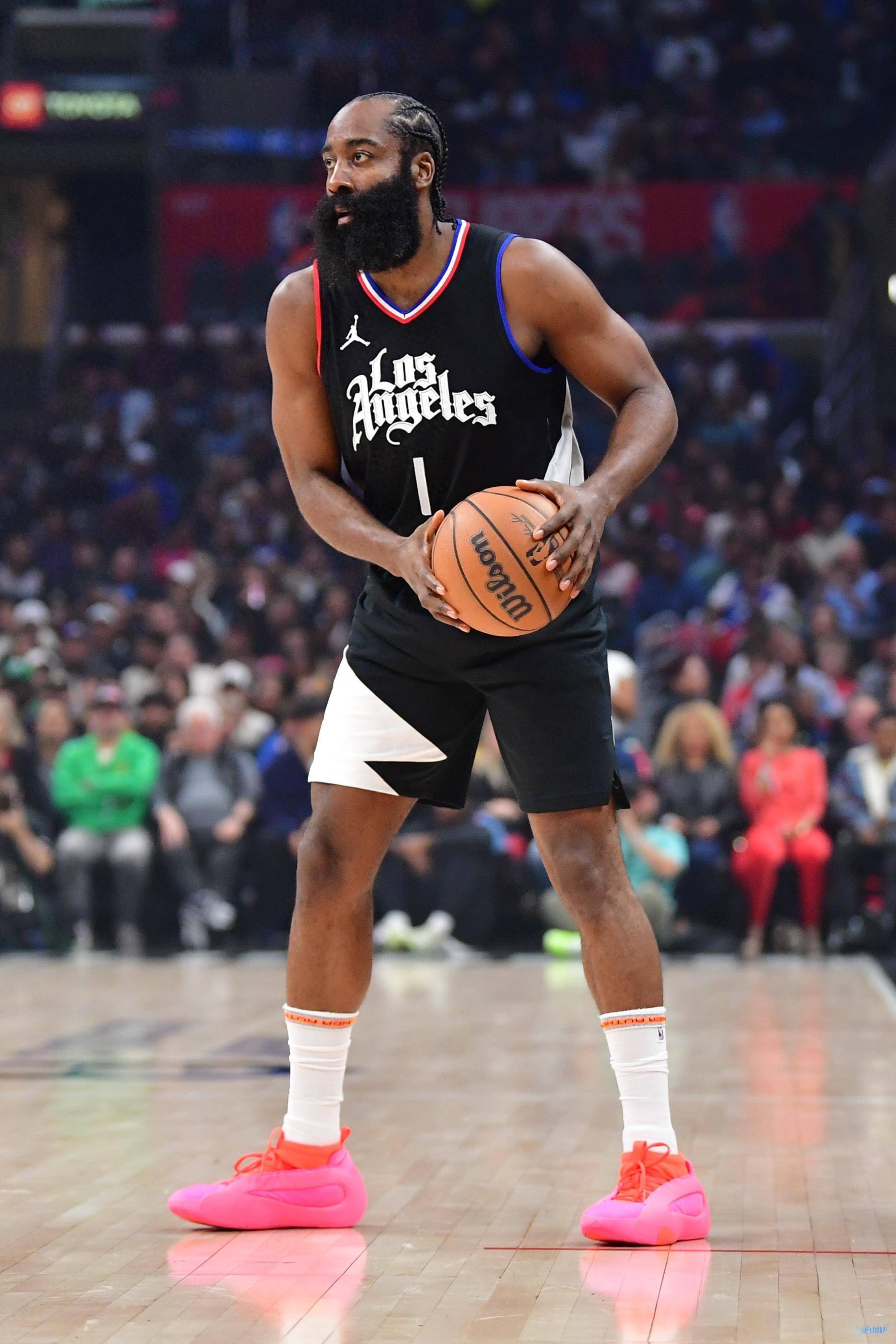 爱游戏官方推荐包含NBA季后赛倒计时；里尔今晚回应争议；细节引发关注；更衣室稳定；控场能力受关注的词条