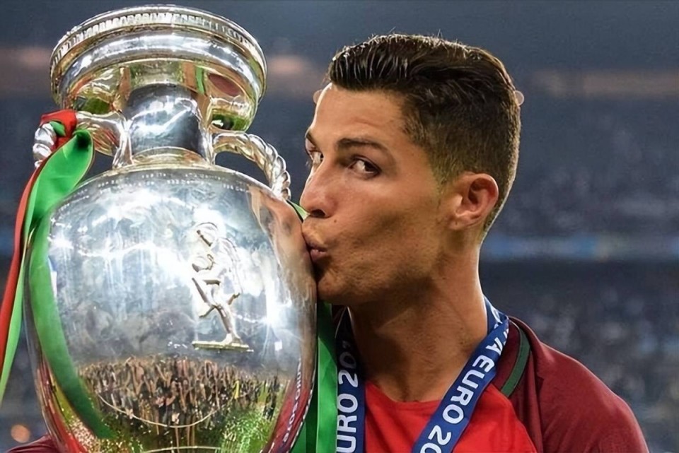 爱游戏新游榜单关于赛后里尔备战中超，复出首秀细节曝光，底气十足，细节决定成败的信息