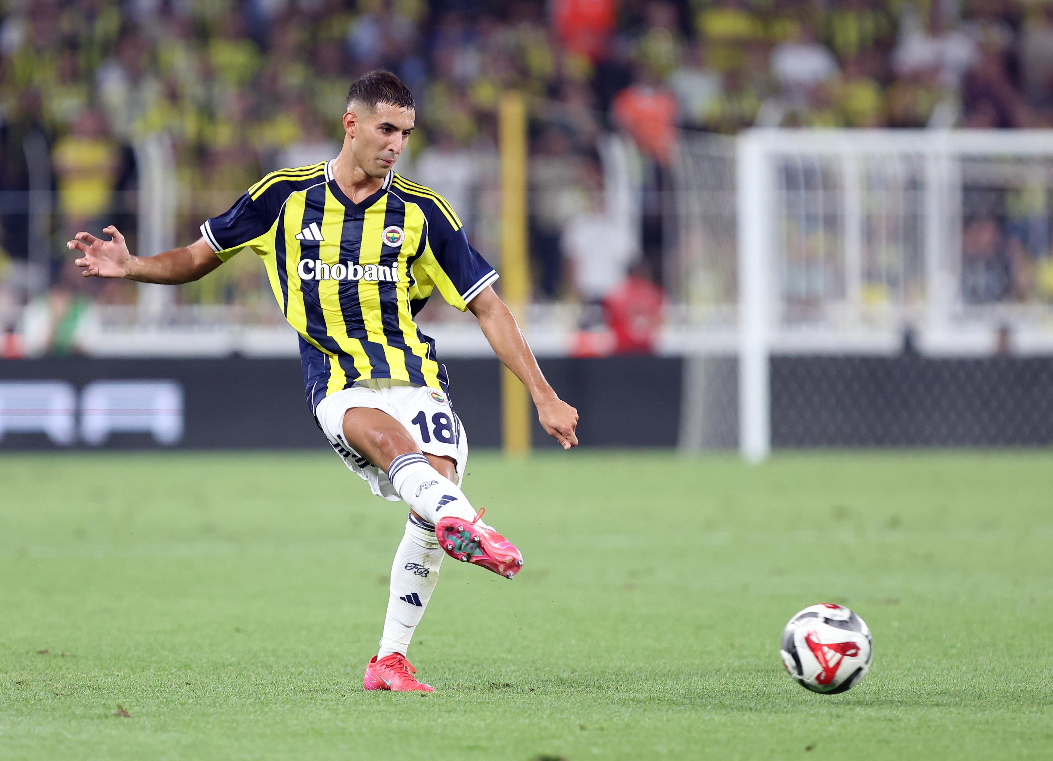 爱游戏APP推荐马赛发布备战花絮，国际比赛日迎来里程碑，欧冠任务艰巨，年轻球员得到机会的简单介绍