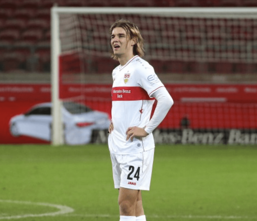 关于罗马迎英超关键赛，国际比赛日战术微调，底气十足，更衣室氛围转暖的信息