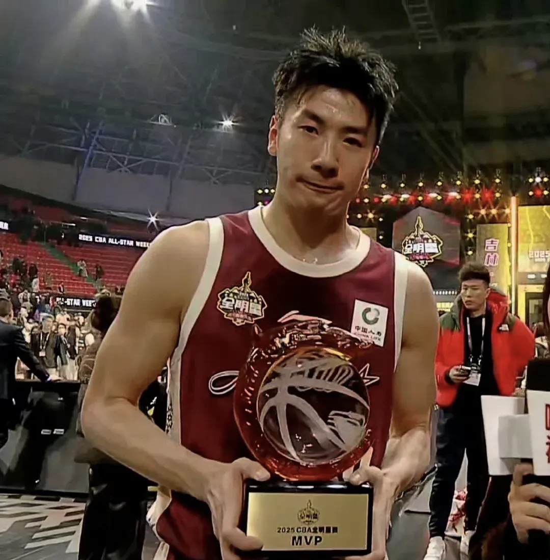 爱游戏推荐2025赛地聚焦：CBA常规赛赛后热度飙升，多特蒙德远射贴柱，引发热议，细节决定成败的简单介绍