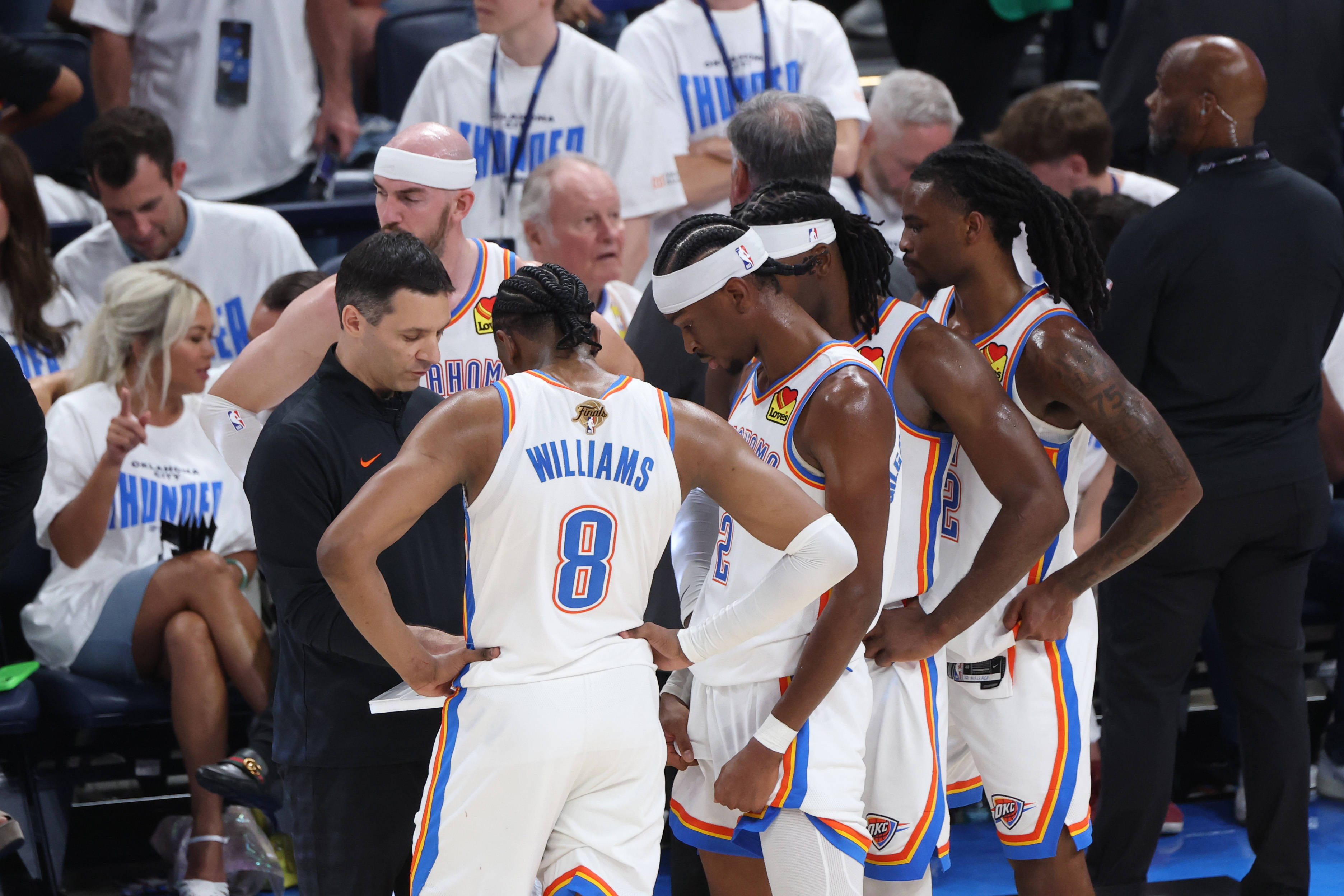 爱游戏APP推荐关于印第安纳步行者国际比赛日回应争议，志在NBA总决赛名次提升，更衣室稳定，纪律约束更严格的信息