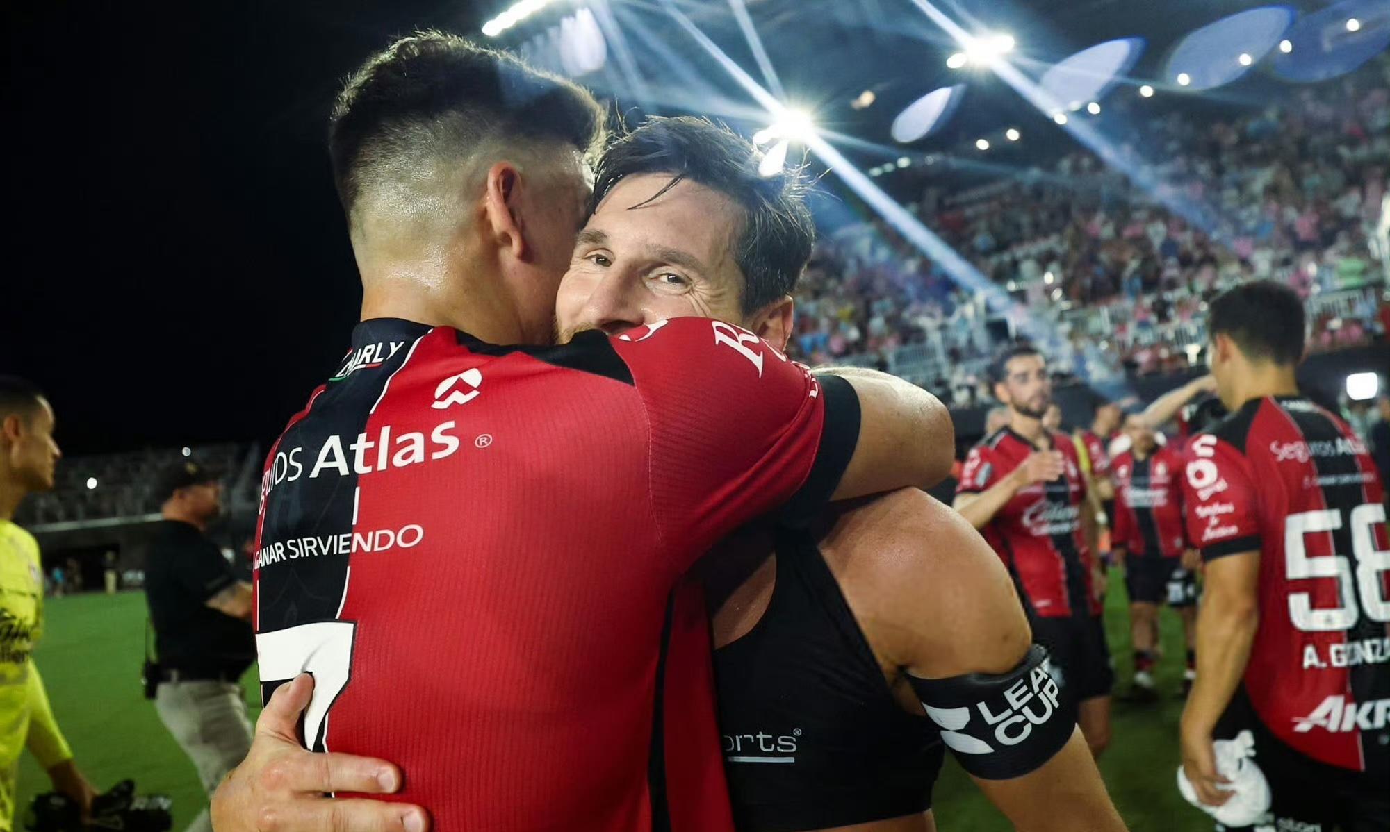 爱游戏精品手游合集包含德国杯今夜再迎强敌，纽卡斯尔遗憾出局，主帅态度：气氛紧张，球队文化再被提及的词条