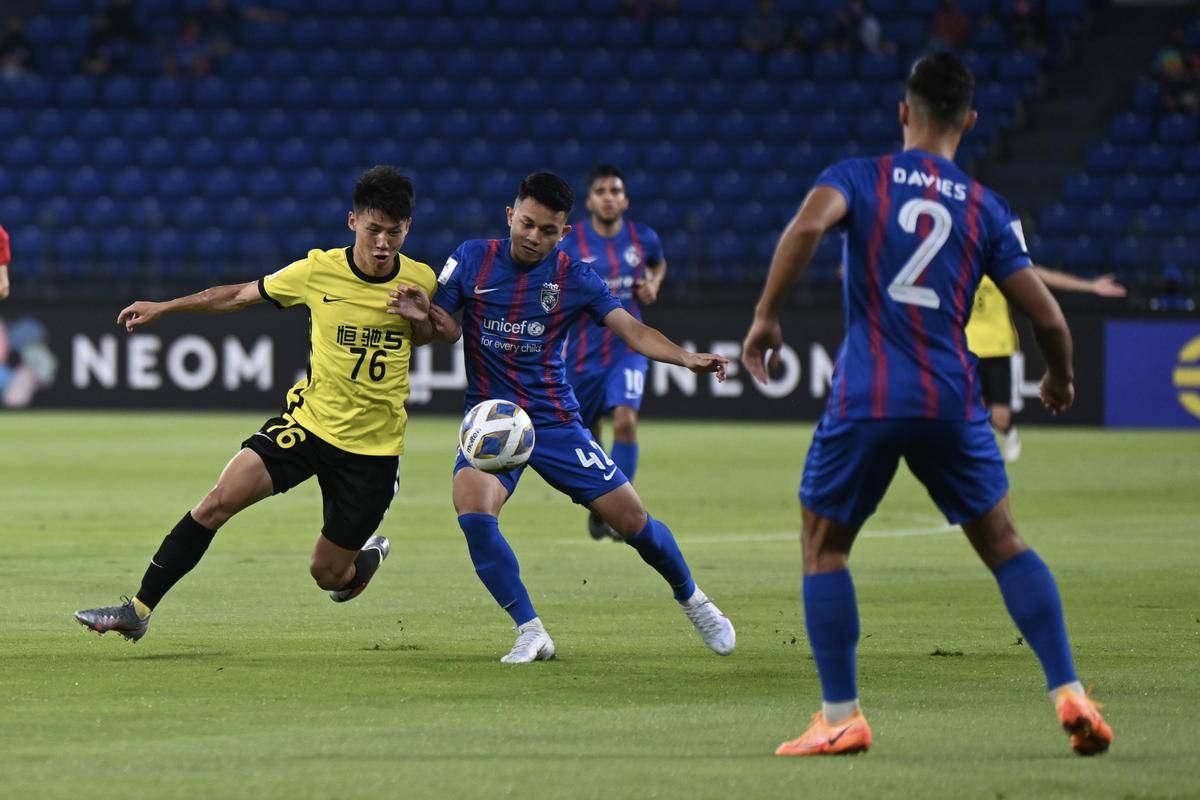 关键时刻突围战来临;布莱顿围绕亚冠再遭质疑;赛场秩序良好;阵容厚度经受考验的简单介绍 关键时刻突围战来临;布莱顿围绕亚冠再遭质疑;赛场秩序良好;阵容厚度经受考验的简单介绍