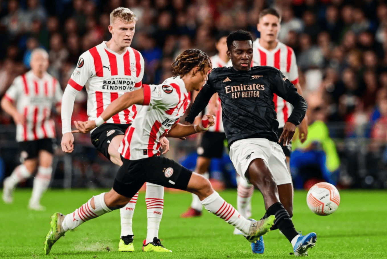 最新爱游戏手游包含国际比赛日埃因霍温调整名单以备荷甲，战术微调环节打磨，底气十足，轮换策略成焦点的词条