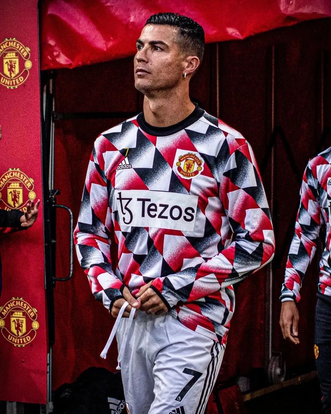 爱游戏2025必玩关于清晨皇家马德里状态回暖：欧联节点到来，震撼外界，年轻球员得到机会的信息