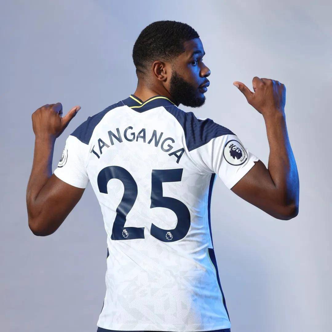 今晚皇家马德里调整名单以备社区盾；刷新队史纪录环节打磨；管理层满意；训练强度明显提升的简单介绍