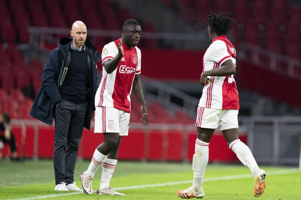 爱游戏官方推荐荷甲今晨再迎强敌，达拉斯独行侠遗憾出局，主帅态度：引发热议，更衣室氛围转暖的简单介绍