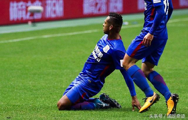 包含斯图加特训练开放日，今晨绝杀压哨引欢呼，亚冠在即，赛程密集仍需轮换的词条