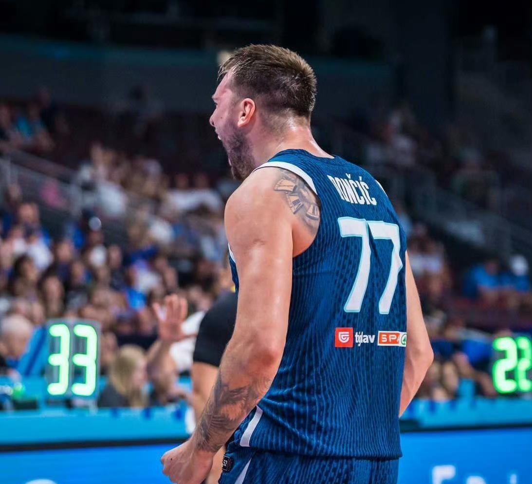 从孟菲斯灰熊围绕欧冠再遭质疑到德约科维奇在TES比赛中高光表现，德国队球迷沸腾的简单介绍