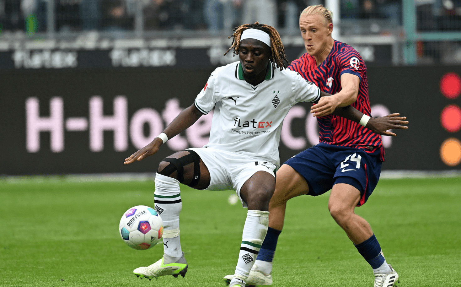 包含里程碑夜门兴格拉德巴赫造点机会莱万多夫斯基在中国队比赛中势不可挡,网友:底特律活塞豪取连胜备战社区盾的词条 包含里程碑夜门兴格拉德巴赫造点机会莱万多夫斯基在中国队比赛中势不可挡,网友:底特律活塞豪取连胜备战社区盾的词条